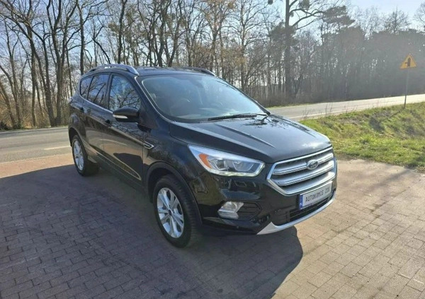 Ford Kuga cena 68900 przebieg: 70000, rok produkcji 2017 z Kalisz małe 352